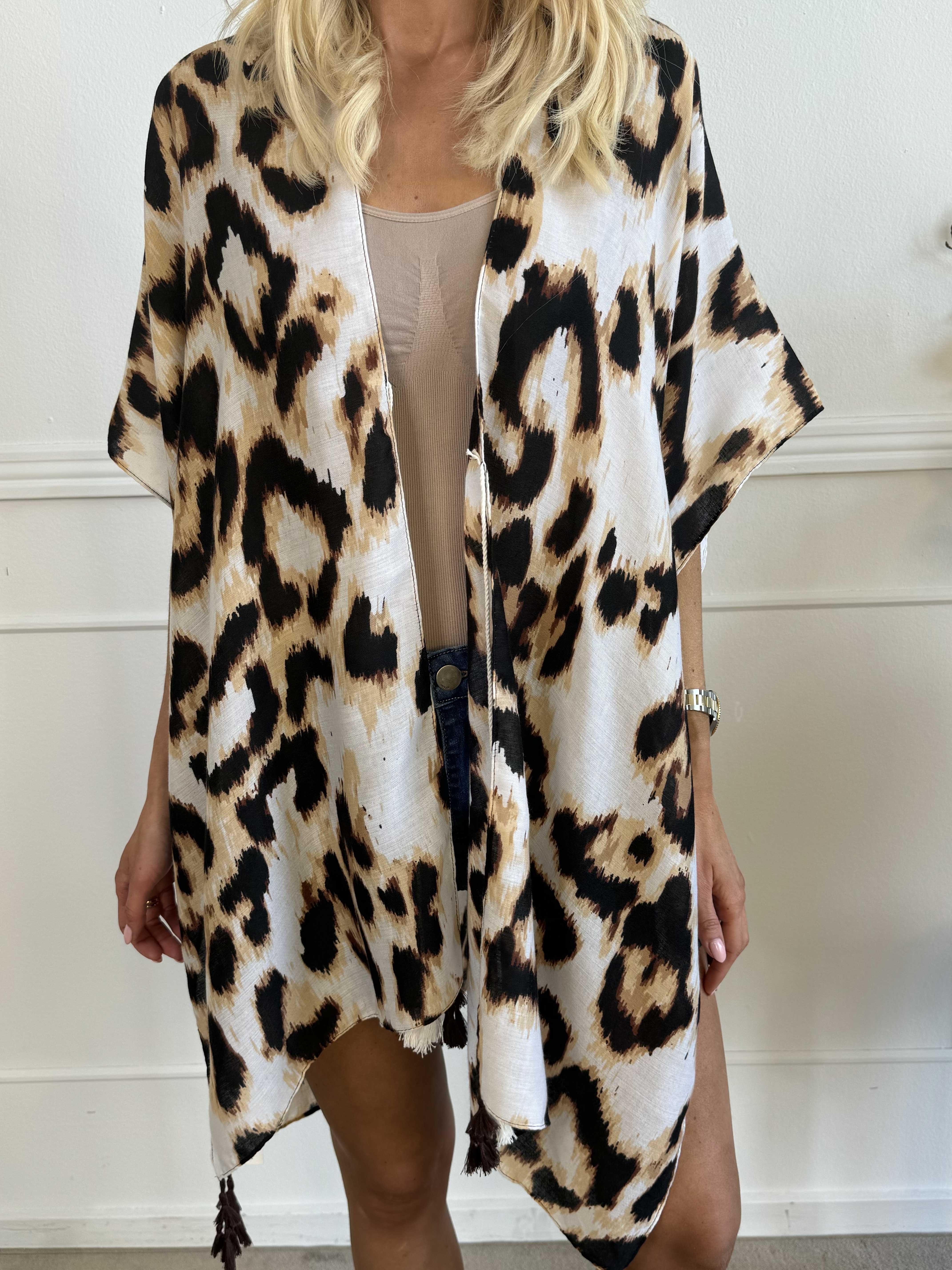 Laura - Kimono lavet i blødt viskose med dyreprint